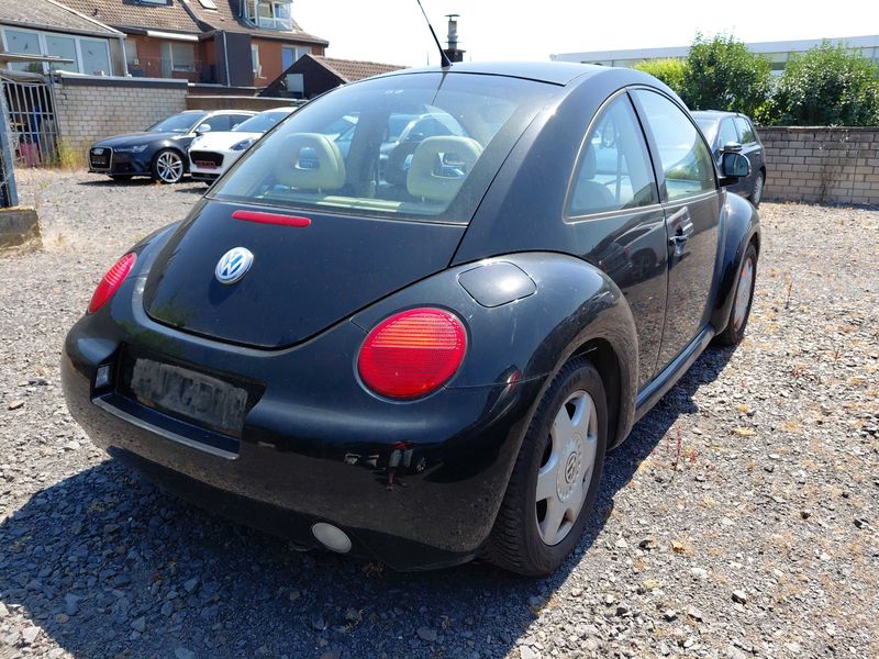 Volkswagen New Beetle 2.0 — zdjęcie 5
