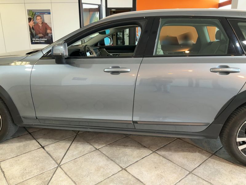 Volvo V90 Cross Country 2.0 T5 Business Plus AWD — zdjęcie 4