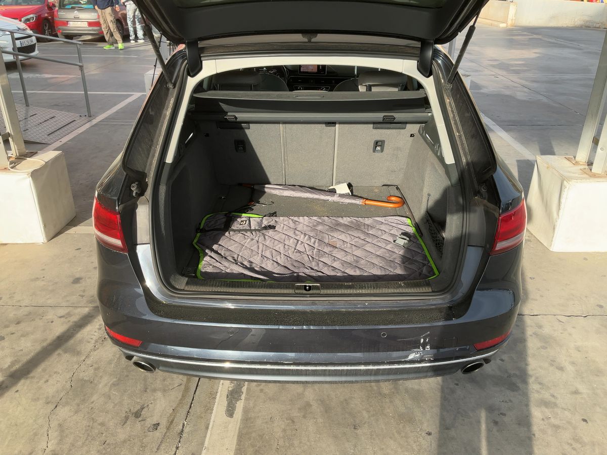 Audi A4 2016 — photo 16