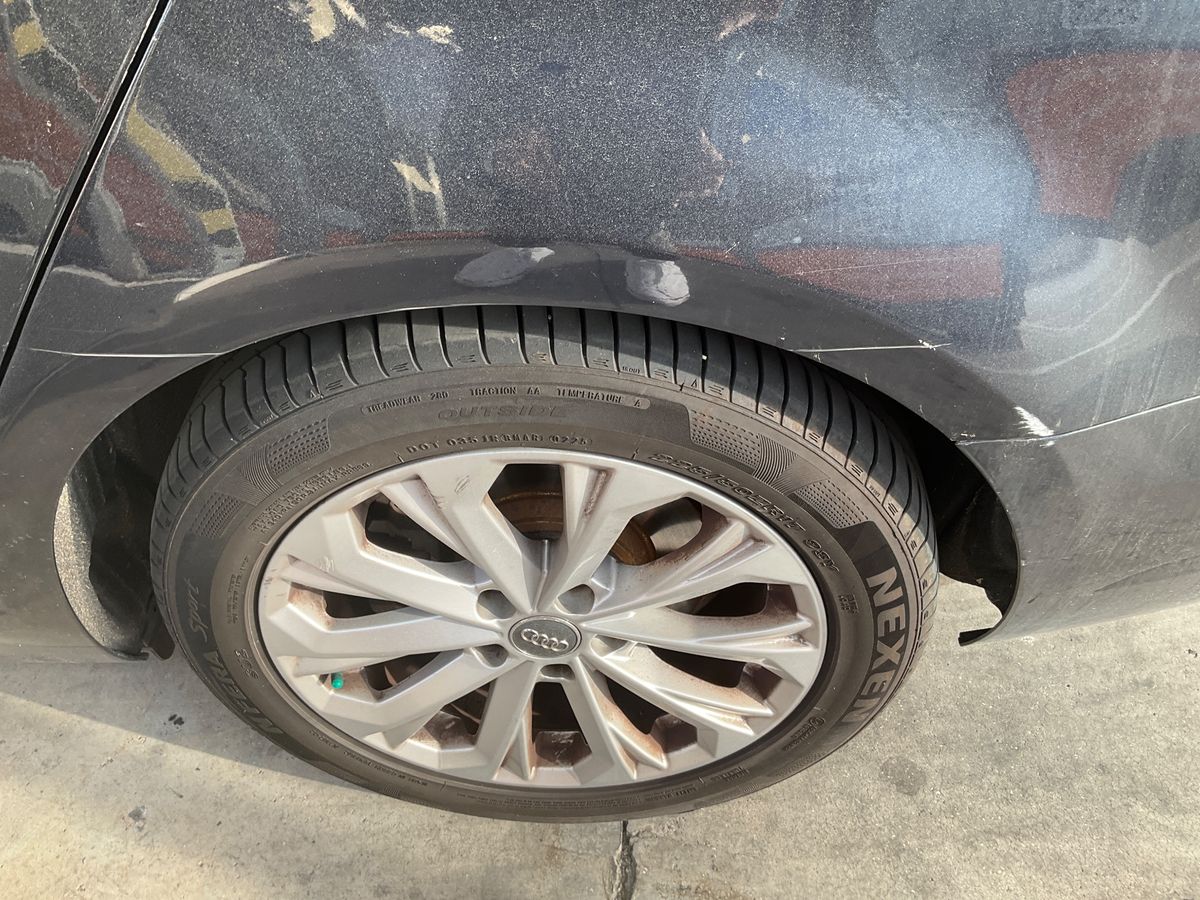 Audi A4 2016 — photo 35