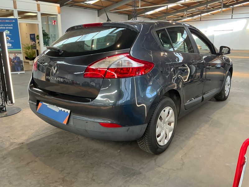 Renault Megane 1.6 Je t'aime 2013 – снимка 2