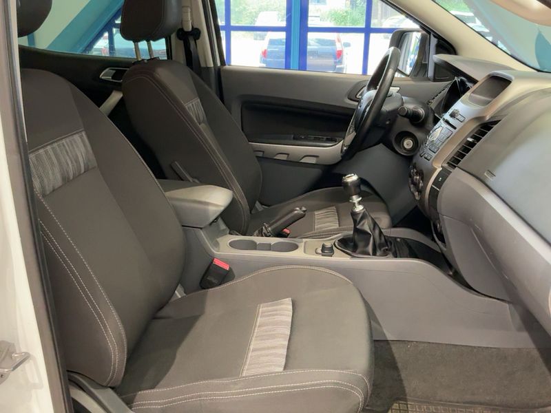 Ford Ranger 2.2 TDCi Doppelkabine 4x4 XLT — zdjęcie 11