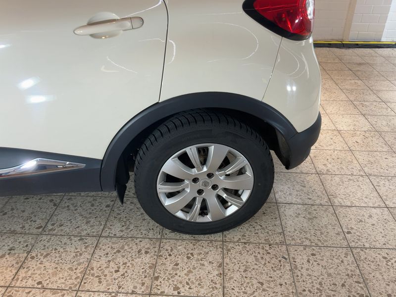 Renault Captur 1.5 dCi Energy Dynamique 2015 – снимка 5