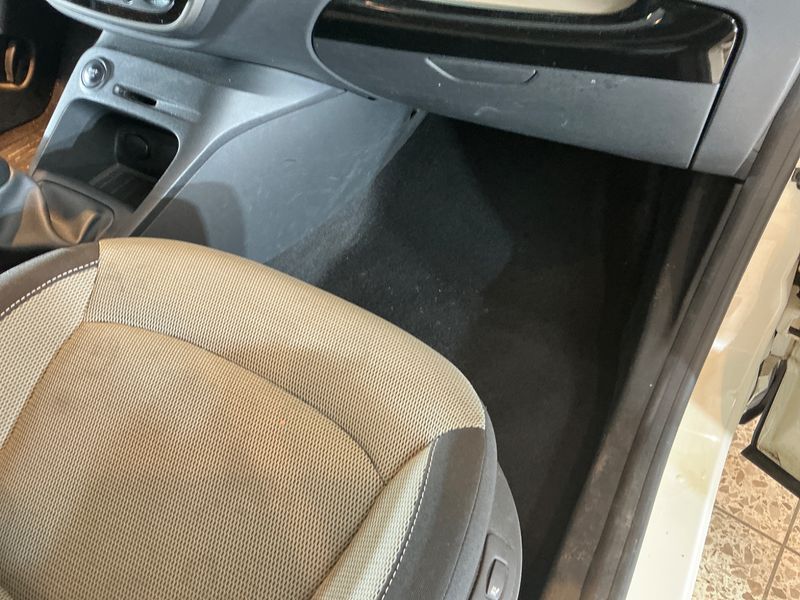 Renault Captur 1.5 dCi Energy Dynamique 2015 – снимка 21