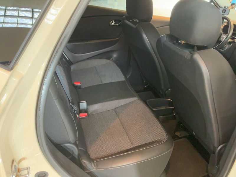 Renault Captur 1.5 dCi Energy Dynamique 2015 – снимка 19