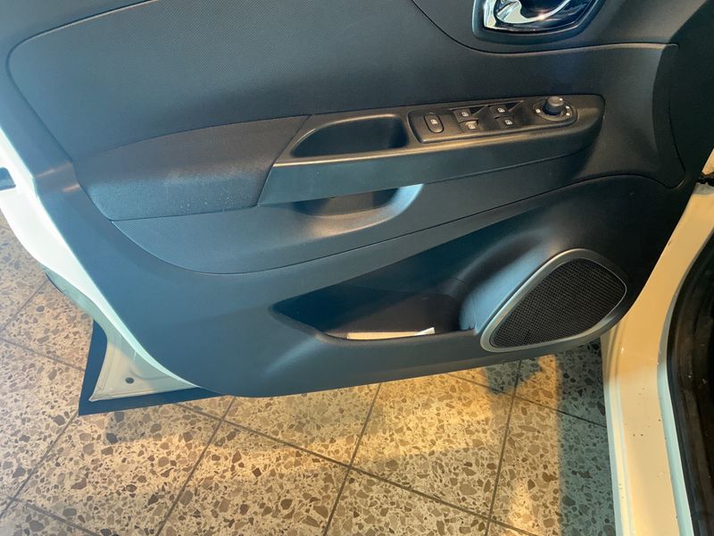 Renault Captur 1.5 dCi Energy Dynamique 2015 – снимка 23