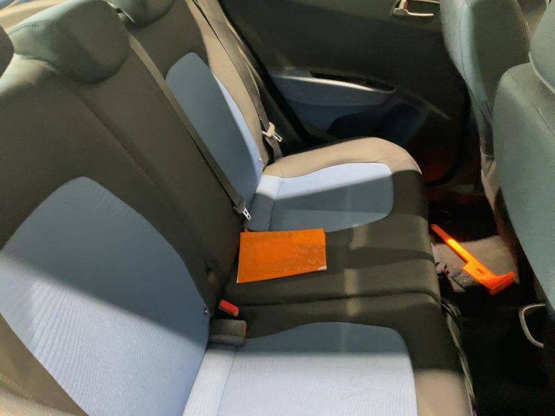 Hyundai i10 1.0 Trend blue — zdjęcie 14