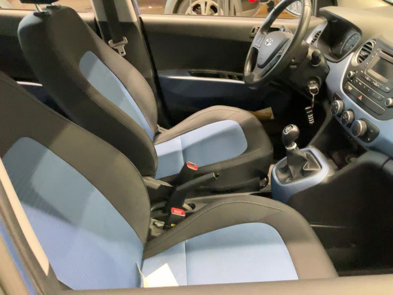 Hyundai i10 1.0 Trend blue — zdjęcie 11