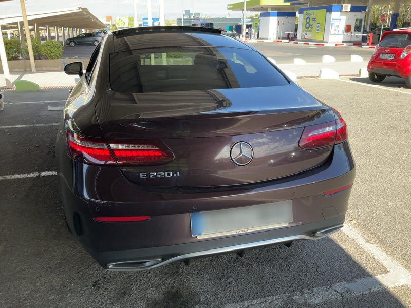 Mercedes-Benz E-Klasse E 220 d AMG Line — zdjęcie 5