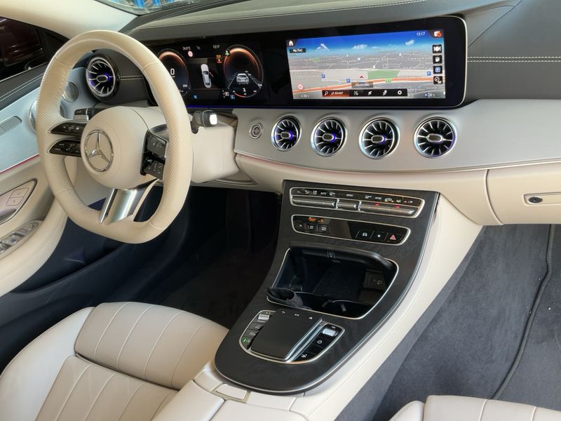 Mercedes-Benz E-Klasse E 220 d AMG Line — zdjęcie 12
