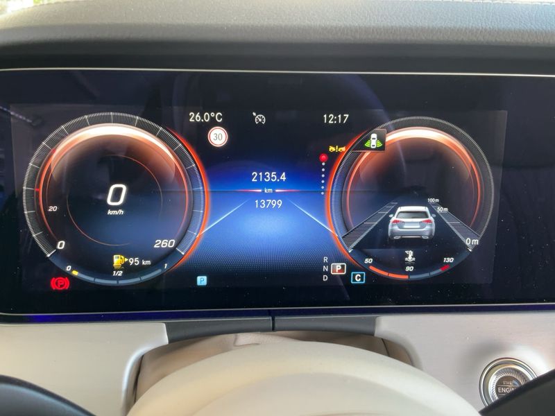 Mercedes-Benz E-Klasse E 220 d AMG Line — zdjęcie 13