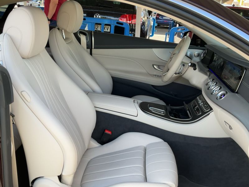 Mercedes-Benz E-Klasse E 220 d AMG Line — zdjęcie 11
