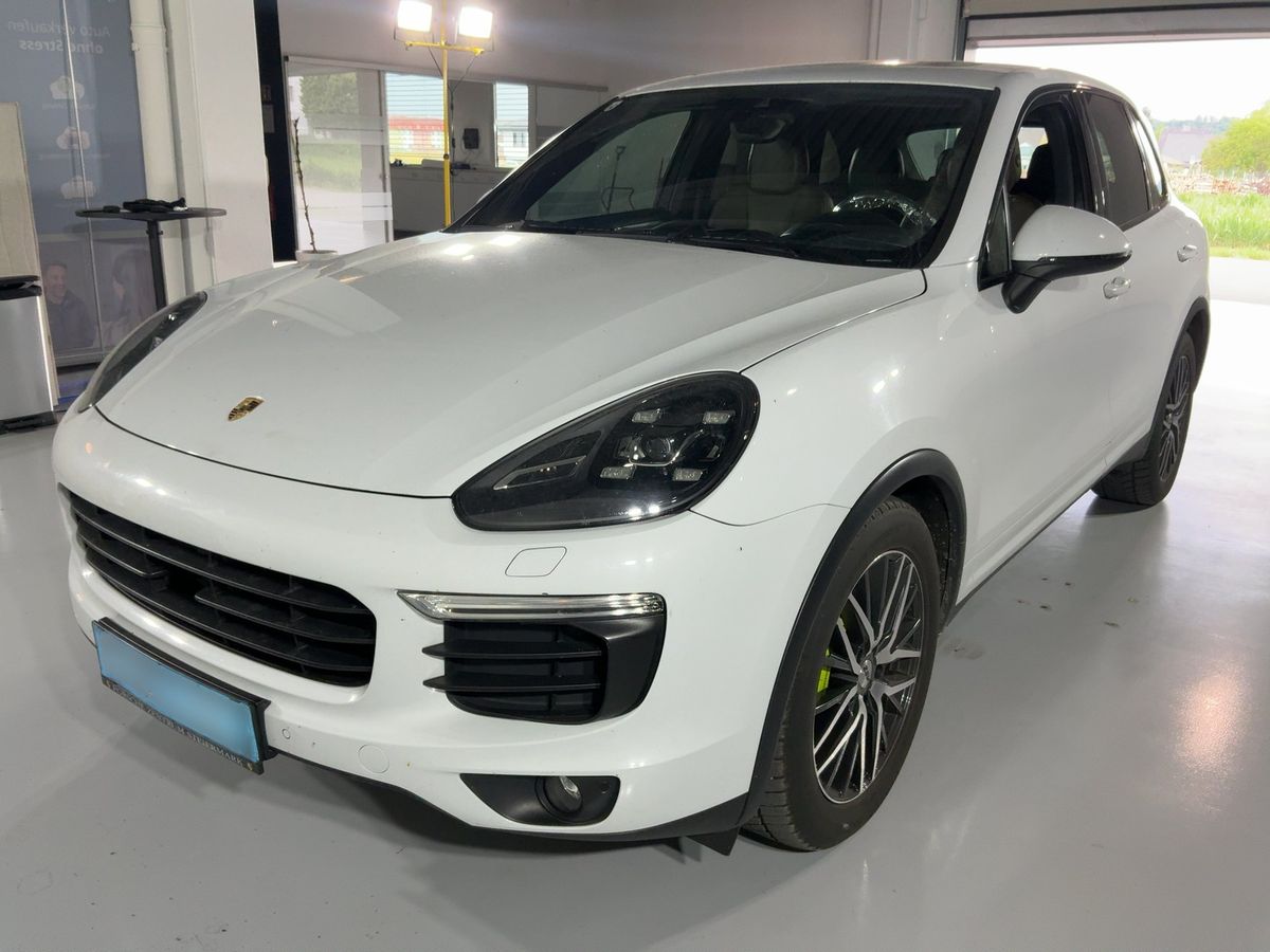 Porsche Cayenne 2016 — photo 1
