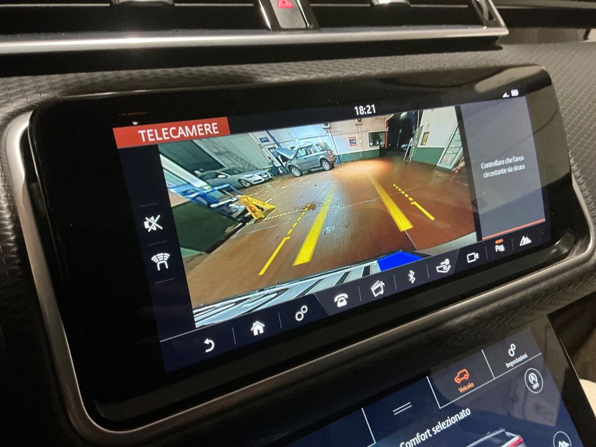 Land Rover 2019 — photo 26