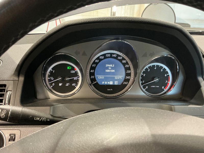 Mercedes-Benz C-Klasse C 180 CGI BlueEfficiency Avantgarde 2010 – снимка 19