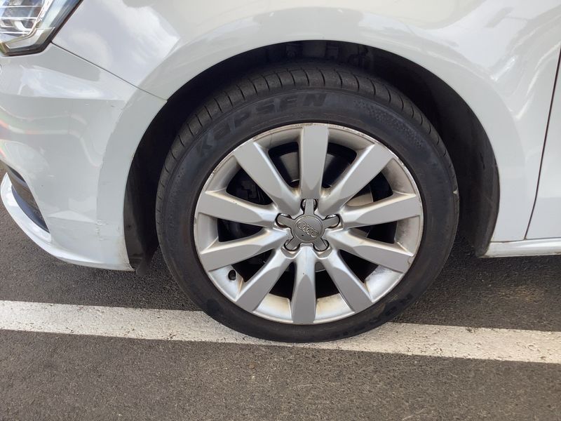 Audi A1 Sportback 1.6 TDI Attraction 2017 – снимка 3
