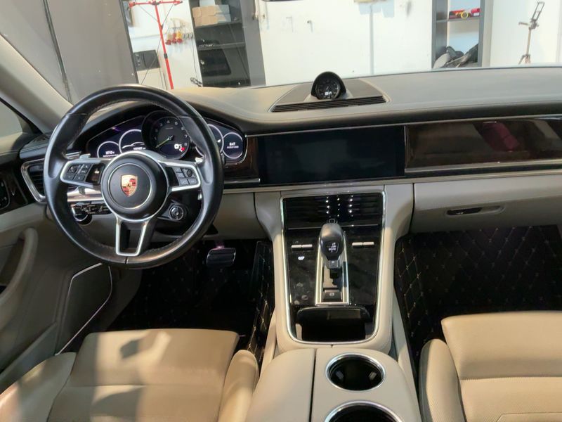 Porsche Panamera 4 E-Hybrid — zdjęcie 12