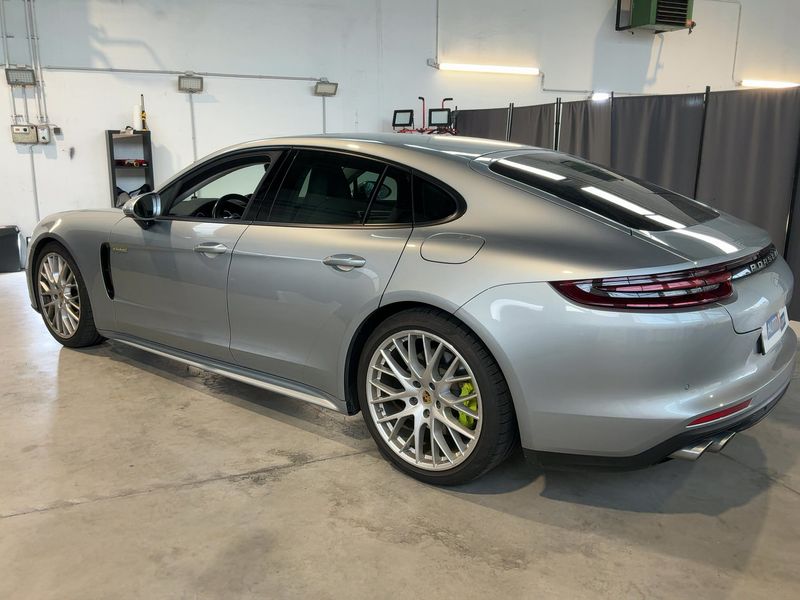 Porsche Panamera 4 E-Hybrid — zdjęcie 3
