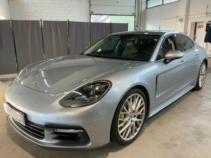 Porsche Panamera 4 E-Hybrid