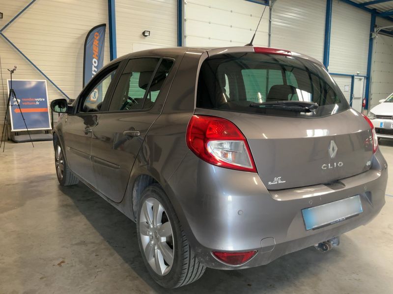 Renault Clio 1.5 dCi XV de France — zdjęcie 3