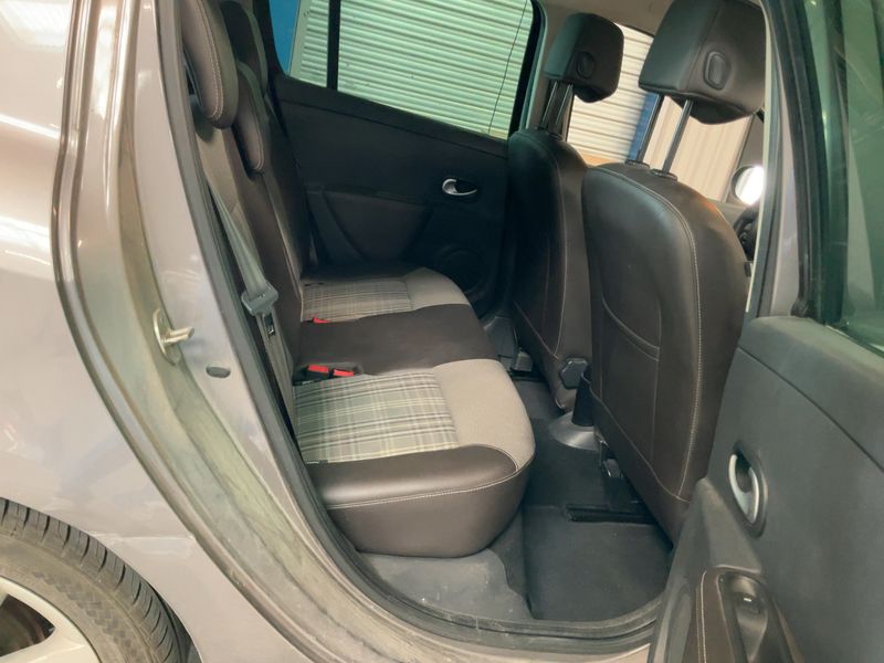 Renault Clio 1.5 dCi XV de France — zdjęcie 14