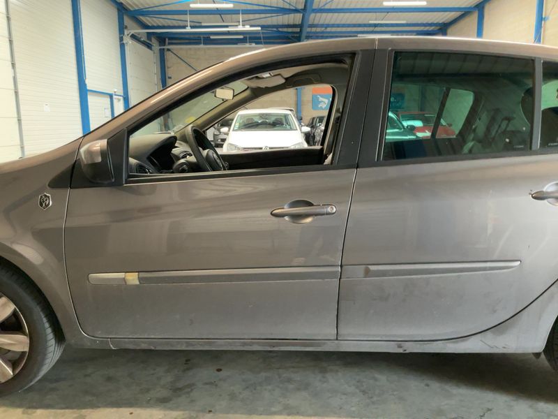 Renault Clio 1.5 dCi XV de France — zdjęcie 4