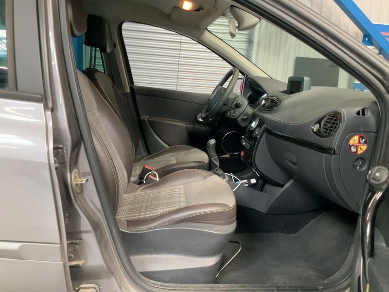Renault Clio 1.5 dCi XV de France — zdjęcie 11