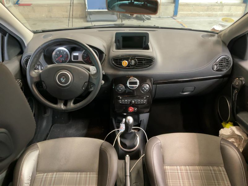 Renault Clio 1.5 dCi XV de France — zdjęcie 12