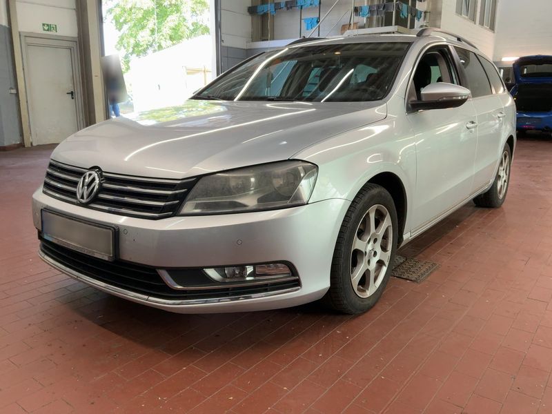 Volkswagen Passat 2.0 TDI Comfortline BlueMotion Tech 2012 – снимка 1