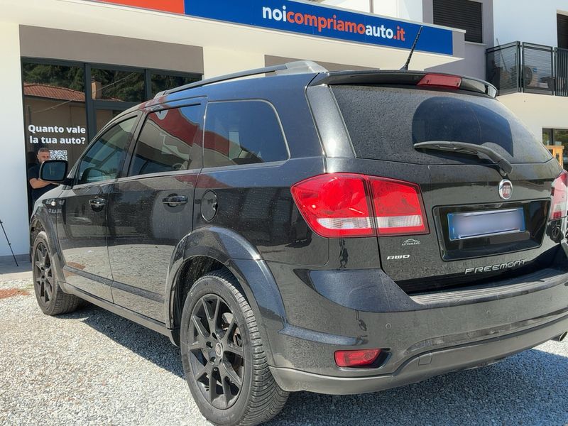 Fiat Freemont 2.0 Multijet Black Code AWD — zdjęcie 3