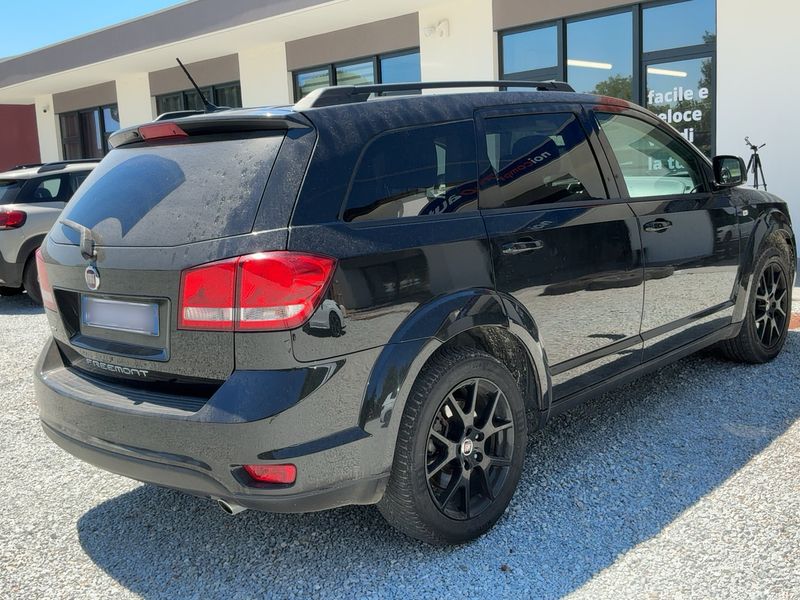 Fiat Freemont 2.0 Multijet Black Code AWD — zdjęcie 6