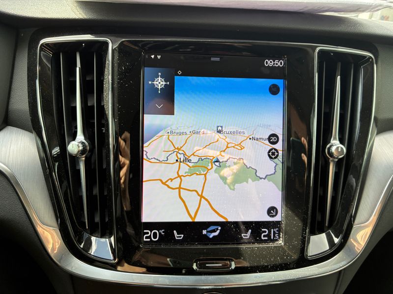 Volvo V60 2.0 B3 Mild-Hybrid Momentum Pro — zdjęcie 13