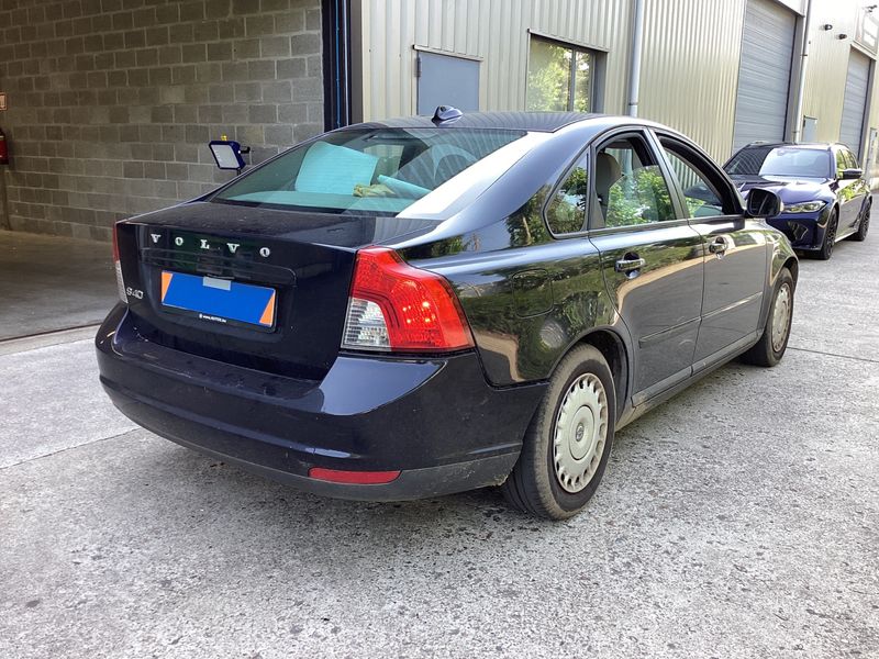 Volvo S40 1.6 — zdjęcie 2