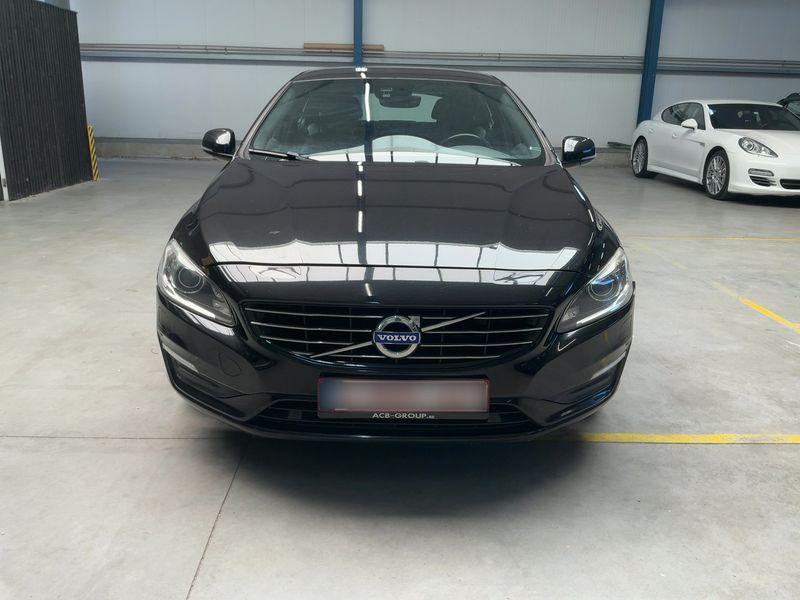 Volvo V60 2.0 D3 Linje Svart 2018 – снимка 14