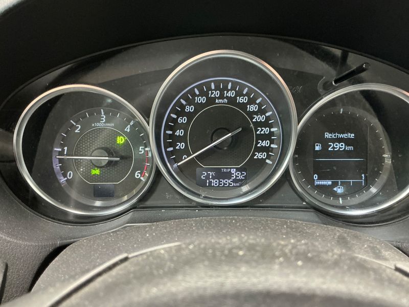 Mazda 6 2.2 Turbodiesel Center-Line — zdjęcie 13