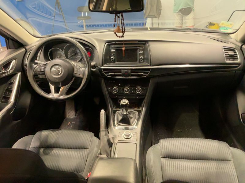 Mazda 6 2.2 Turbodiesel Center-Line — zdjęcie 12
