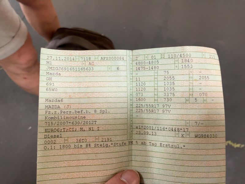Mazda 6 2.2 Turbodiesel Center-Line — zdjęcie 15
