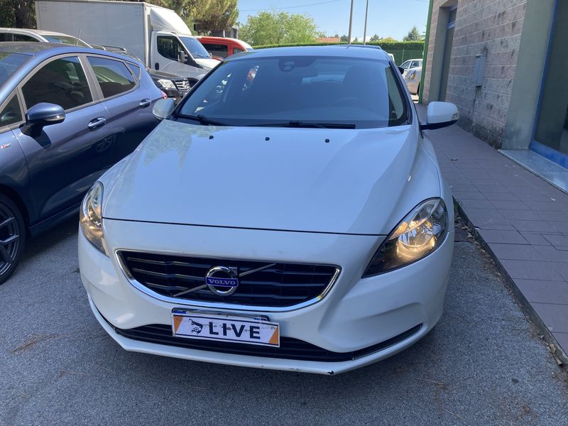 Volvo V40 1.6 D2 Summum — zdjęcie 7