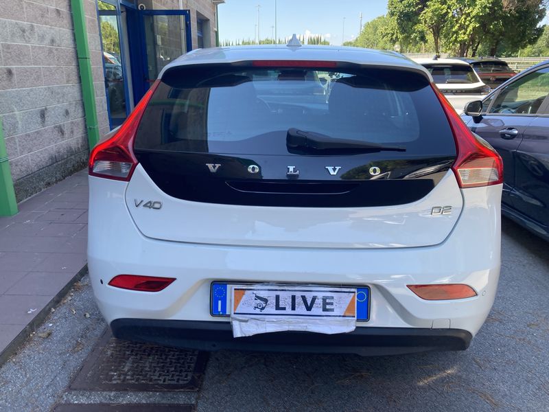 Volvo V40 1.6 D2 Summum — zdjęcie 4