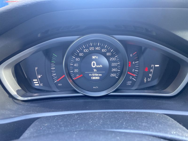 Volvo V40 1.6 D2 Summum — zdjęcie 12