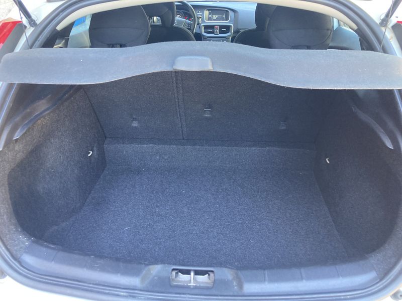 Volvo V40 1.6 D2 Summum — zdjęcie 9