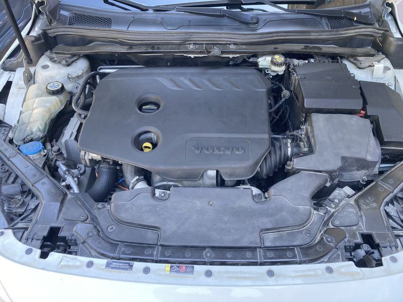 Volvo V40 1.6 D2 Summum — zdjęcie 8