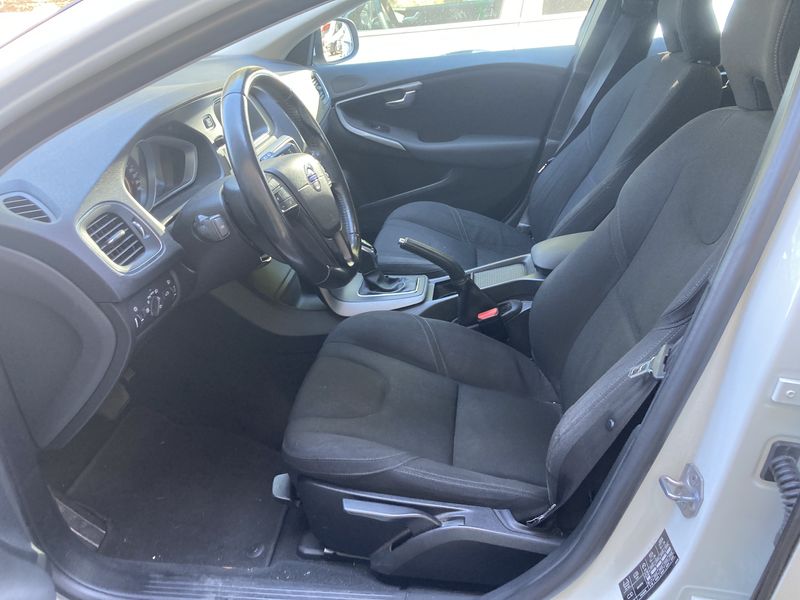 Volvo V40 1.6 D2 Summum — zdjęcie 10