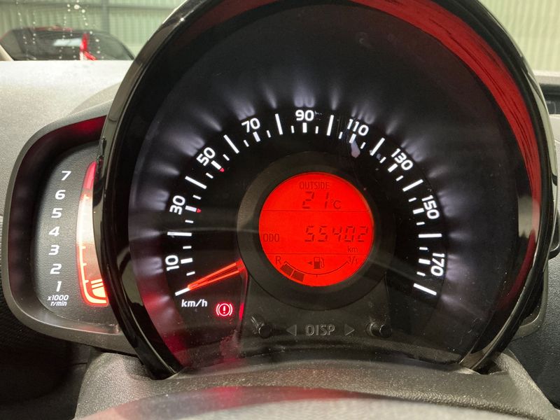 Citroen C1 1.0 VTi Shine — zdjęcie 13