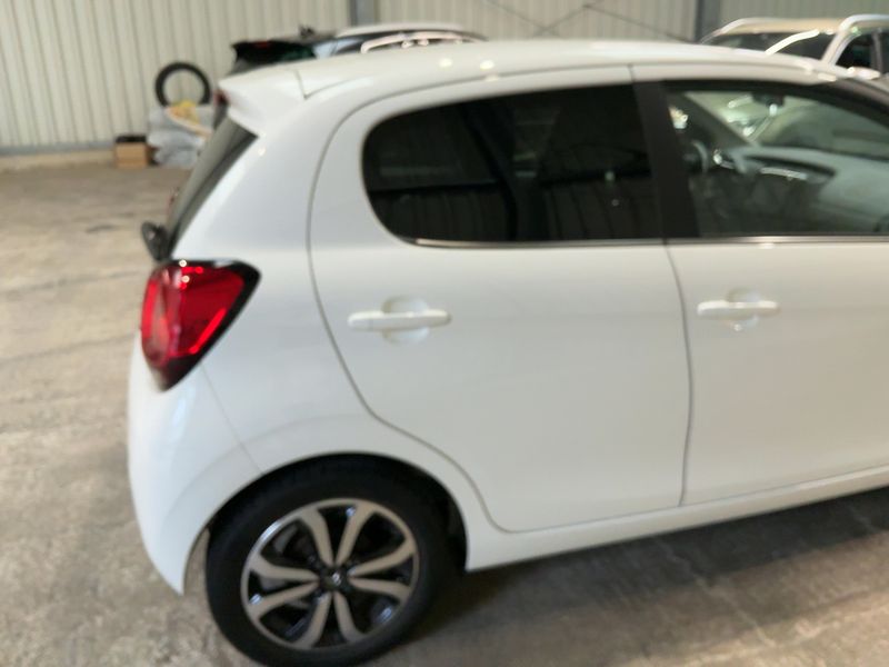 Citroen C1 1.0 VTi Shine — zdjęcie 6