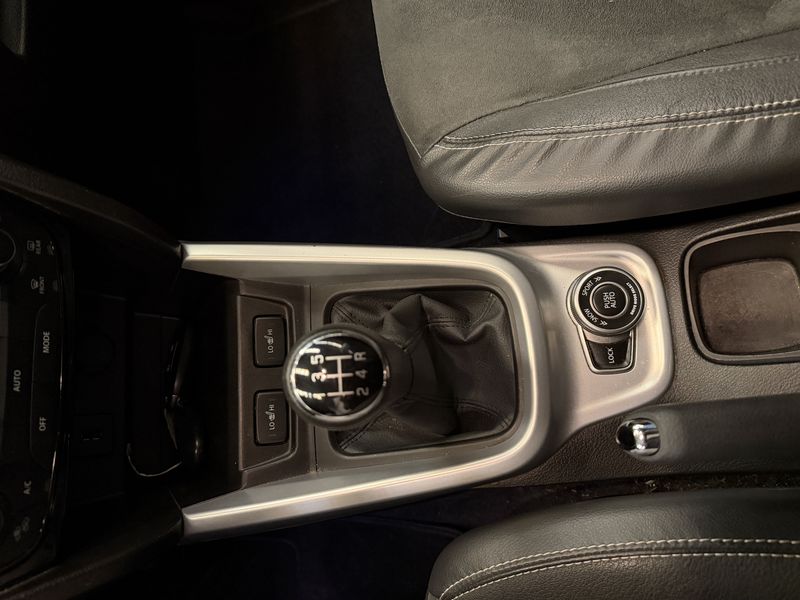 Suzuki Vitara 1.6 Comfort+ 4x4 — zdjęcie 19