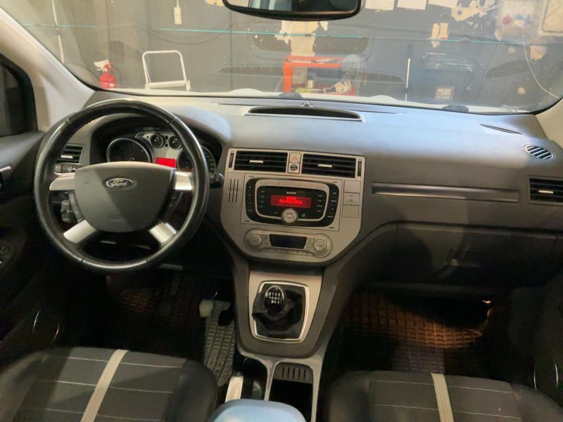 Ford Kuga 2.0 TDCi Titanium — zdjęcie 12