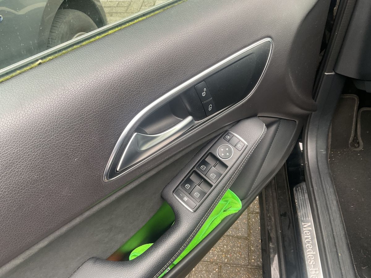 Mercedes-Benz A-Klasse 2018 — photo 24