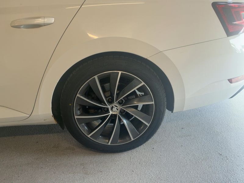 Skoda Superb 2.0 TDI Laurin & Klement 4x4 2016 – снимка 5