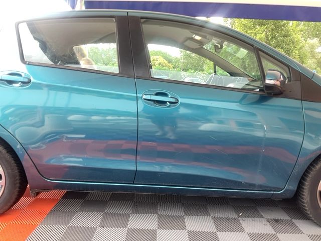 Toyota Yaris 1.0 VVT-i Active 2014 – снимка 10